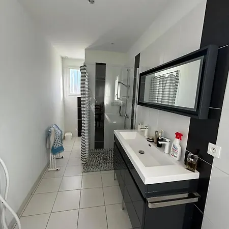 Charmante à Avec Piscine Privée. Villa Saint-Georges-de-Didonne